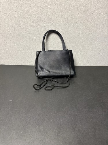 Women’s Elegant Black Handbag W/Floral Accents And Crossbody Strap - Picture 2 of 8