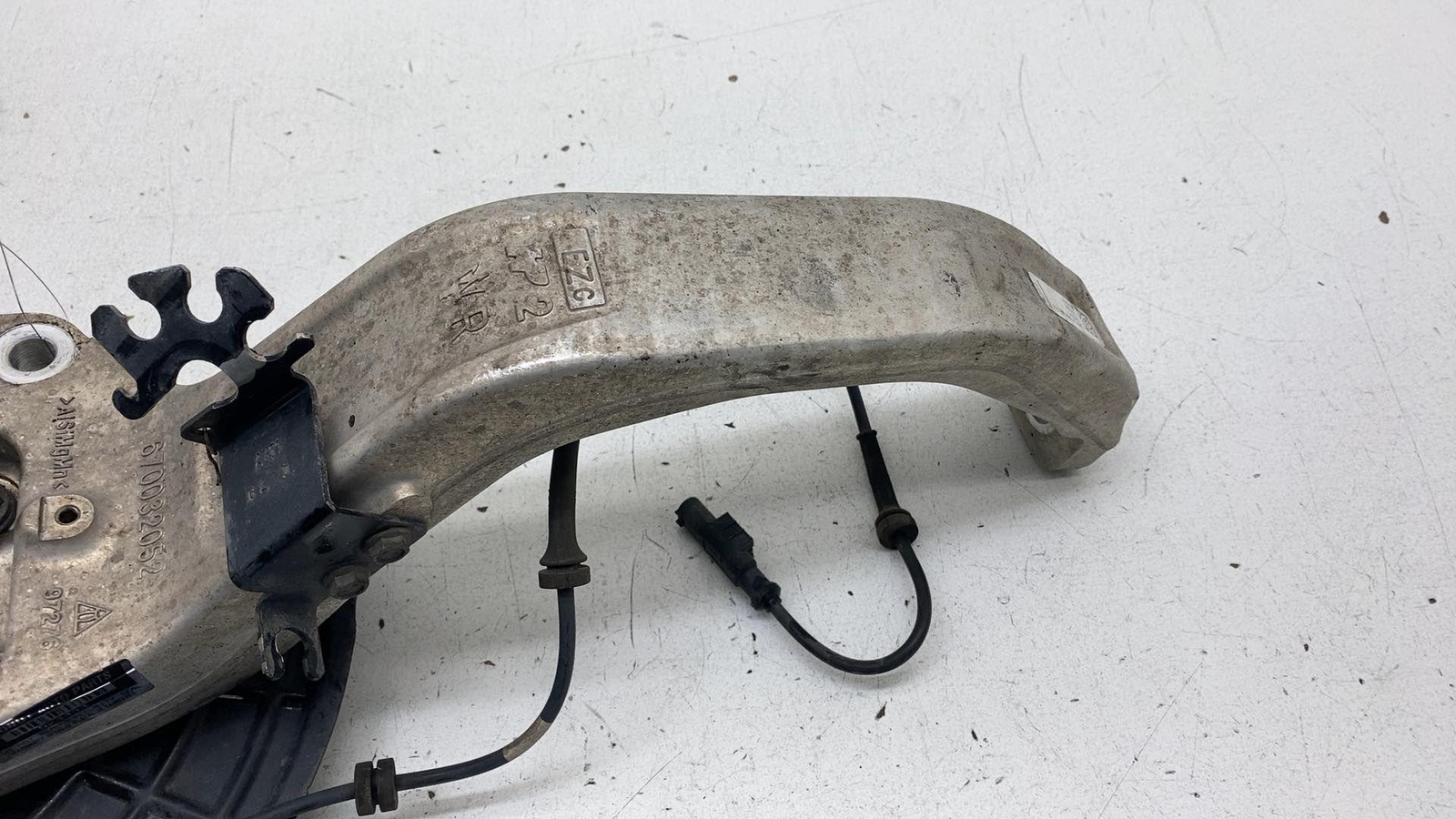 ⭕ 2017-2022 Maserati Levante Front Passenger Spindle Knuckle Right AWD 670032052