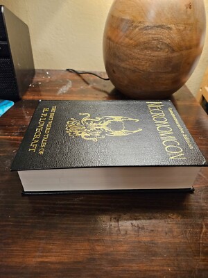 Necronomicon: The Best Weird Tales of H. P. Lovecraft Lovecraft