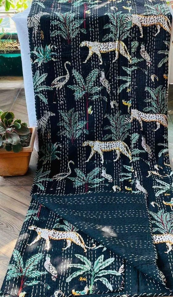 Manta colcha de algodón Kantha vintage hecha a mano reina de EE. UU. Manta Gudari. Foto 2 de 3