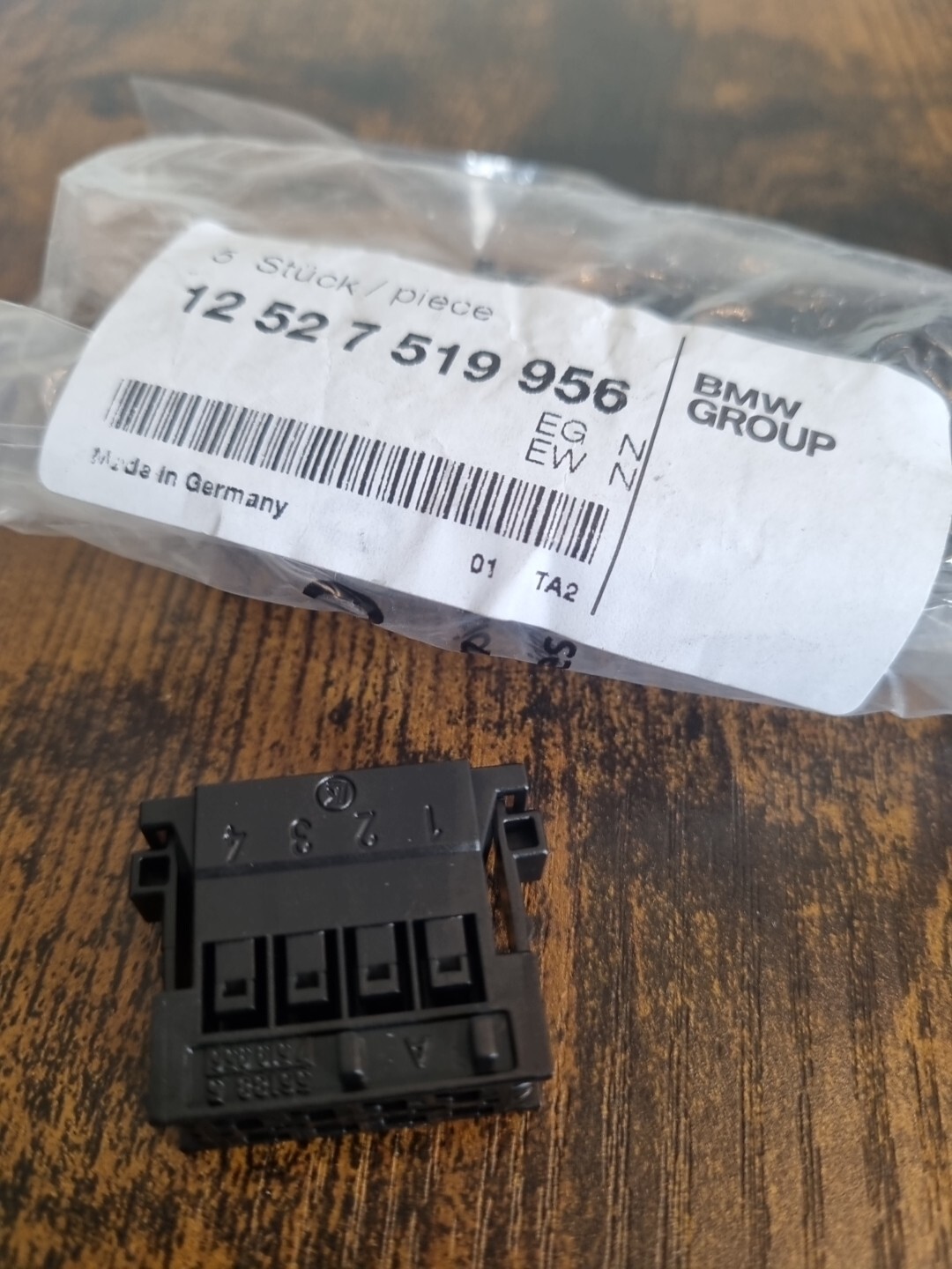 BMW Wiring Cable Plug Terminal Connector Housing 8-Pole 12527519956 New Genuine