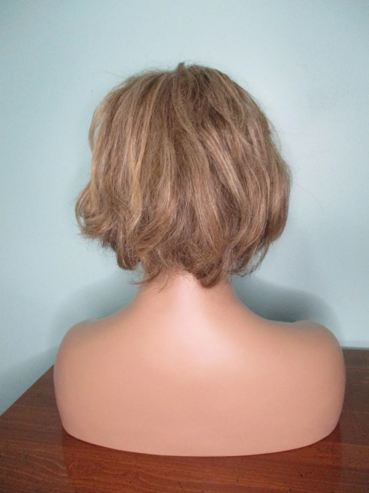 Peluca Bob 4" Rubia Arena Oscura #15B Retro Estilo AMA DE CASA - FLEXLITE por GABOR Foto 3 de 4