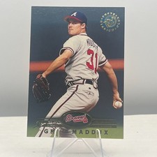 1995 GREG MADDUX Topps Stadium Club Cy Young Award Winner #425 HOF (2231)
