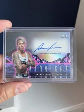 Amanda Lemos Horizon Signatures Auto - 2024 Topps Midnight UFC #HS-ALS