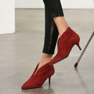 v cut shoe boots