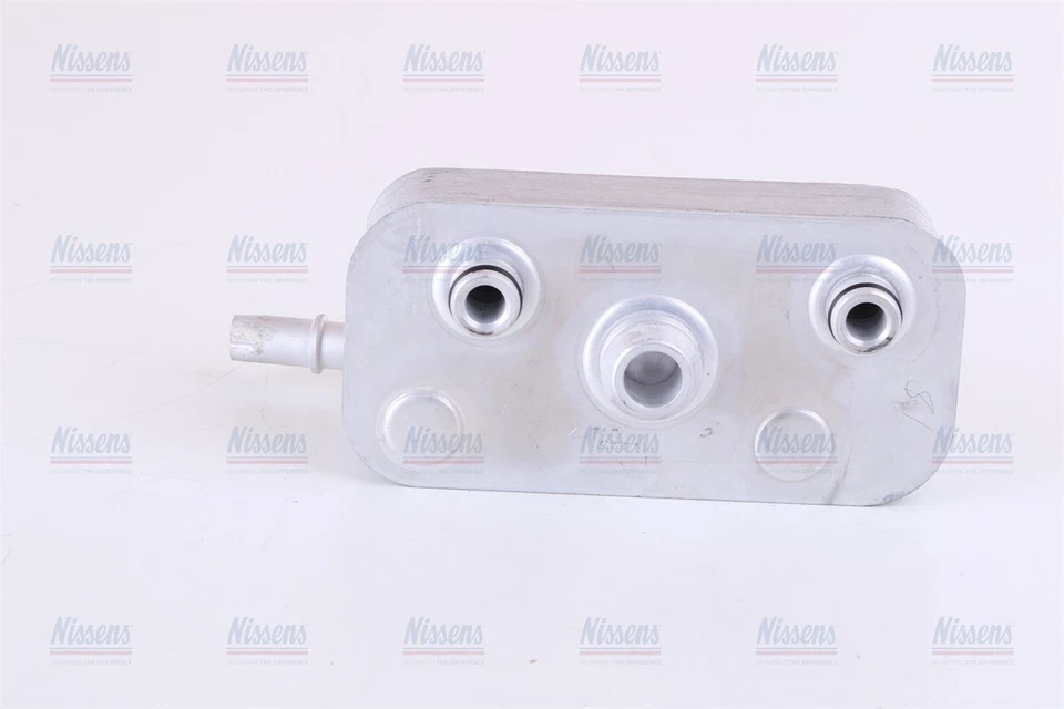 Enfriador de aceite Nissens 90657 AT para BMW 325Ci 325i 325xi 328Ci 328i 330Ci 330i 330xi Foto 3 de 4