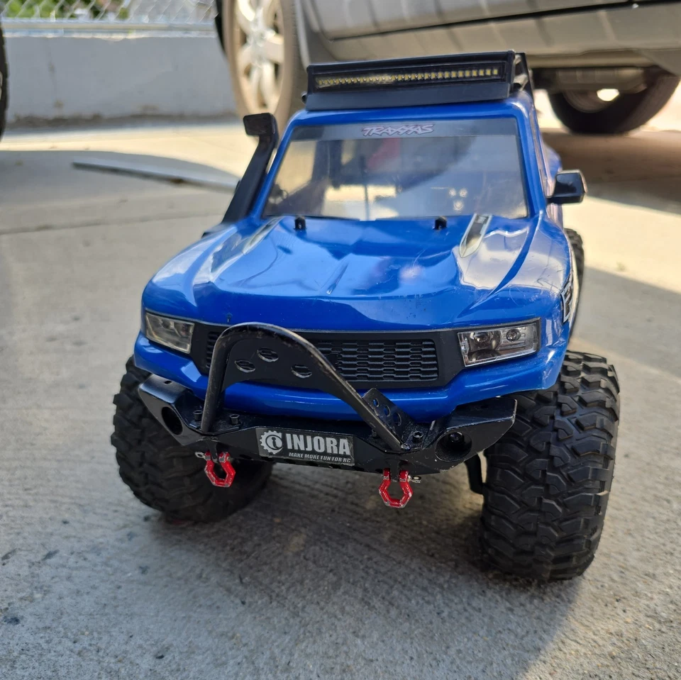 TRAXXAS TRX4  4x4 2 Speed  with SPORT BODY  - Image 2 of 4