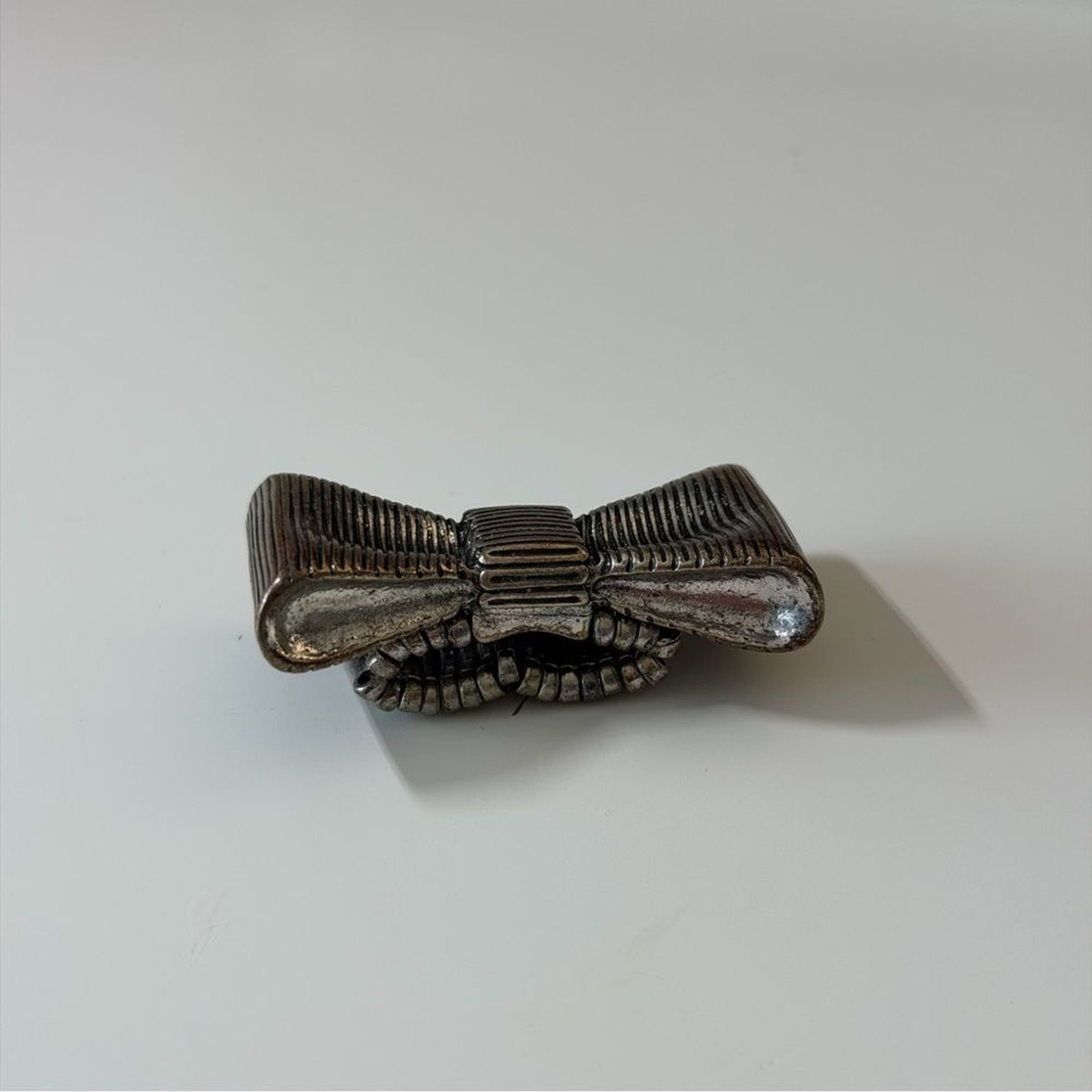 Silver Tone Bow Statement Ring – Adjustable Stret… - image 4