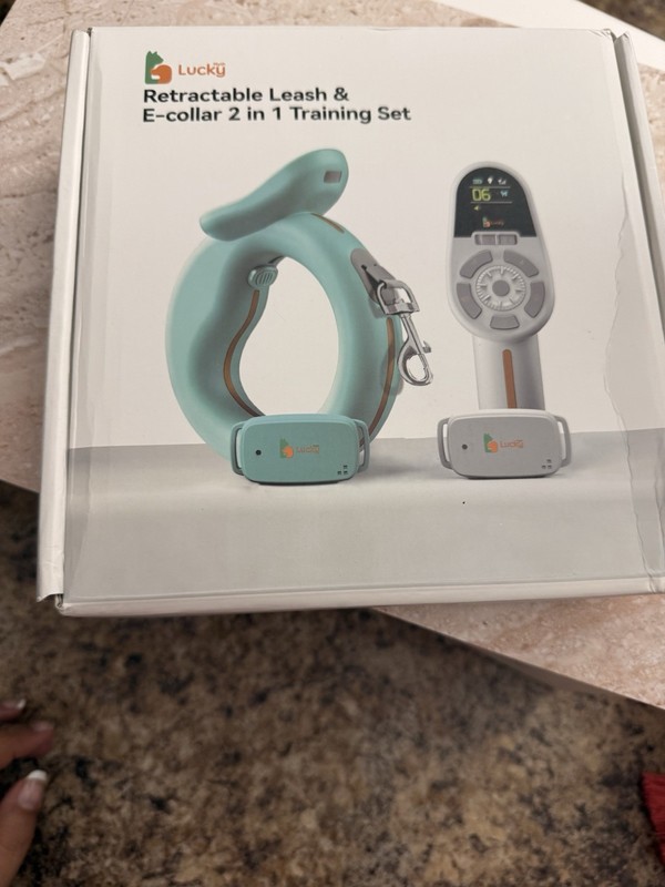 Lucky Leash 2-N-1 Retractable Leash Collar Fits Dogs 10-120 Lbs