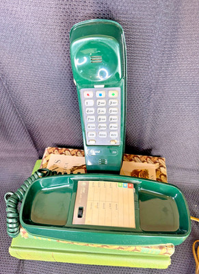  Vtg 80s AT&T Trimline 210 Telephone Phone Hunter Green Push Button Corded 