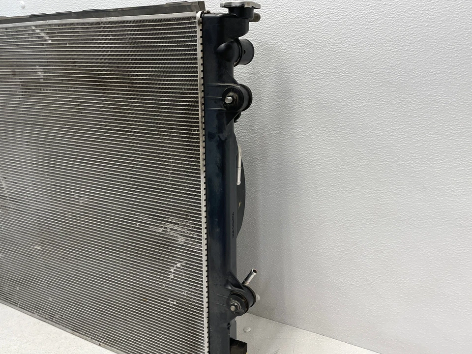 10 11 12 13 Radiador Lexus GX460 con cubierta de ventilador y depósito 4,6 L 1567 OEM Foto 4 de 4