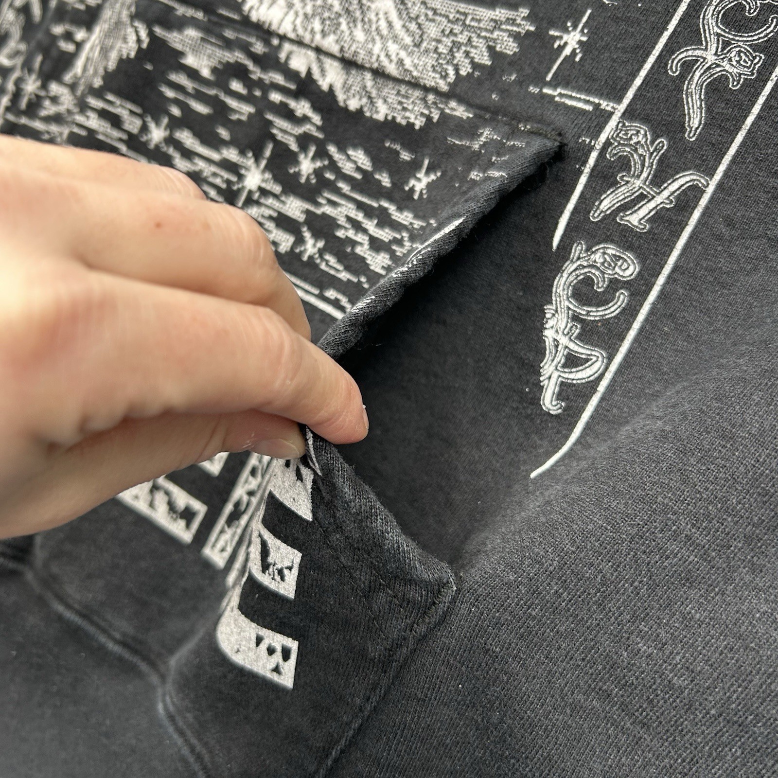 Supreme Lady Doves Hoodie Sweatshirt Medium Black Streetwear Graphic Print thumbnail 4