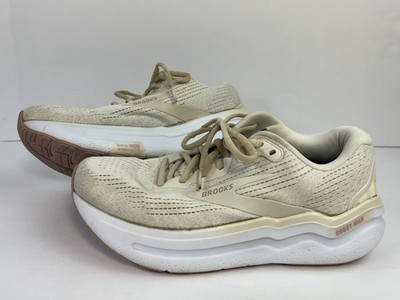 Brooks Ghost Max 2 Women's Size 9 D (Wide) Running Shoes Coconut