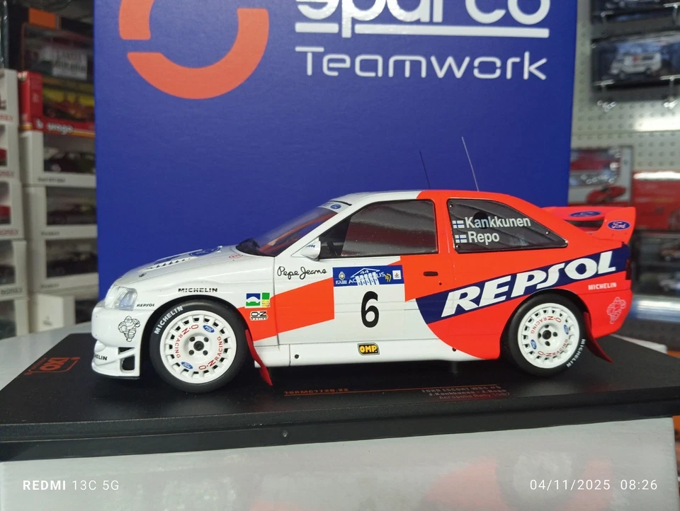 Modellino Auto Rally Ford Escort Cosworth Repsol WRC 1:18 IXO - Immagine 2 di 4
