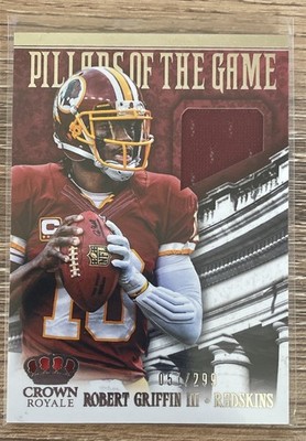 2013 Panini Crown Royale - Pillars of the Game Materials Robert Griffin III #17