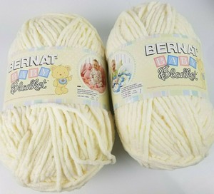 Bernat Yarn Baby Blanket Super Bulky White Cream Vanilla 10 5 Oz 2 Skein Lot Ebay