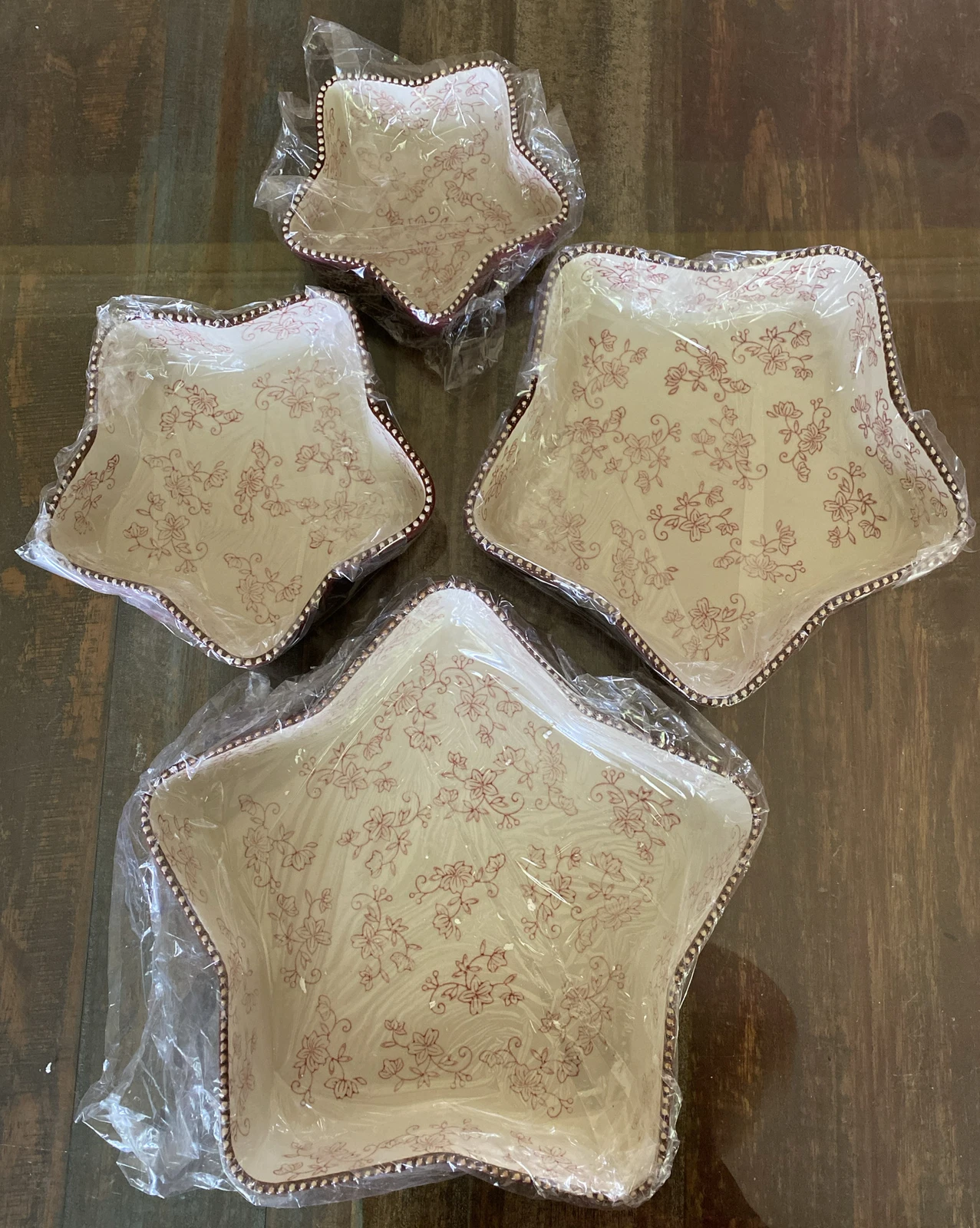 Temp-tations Cranbery Floral Lace 4pc Star - Shaped Nesting Cake Pans -NEW