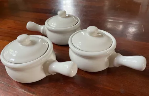SET OF 3 VINTAGE WHITE FRENCH ONION SOUP CHILI CROCK POT BOWLS W. HANDLE & LID