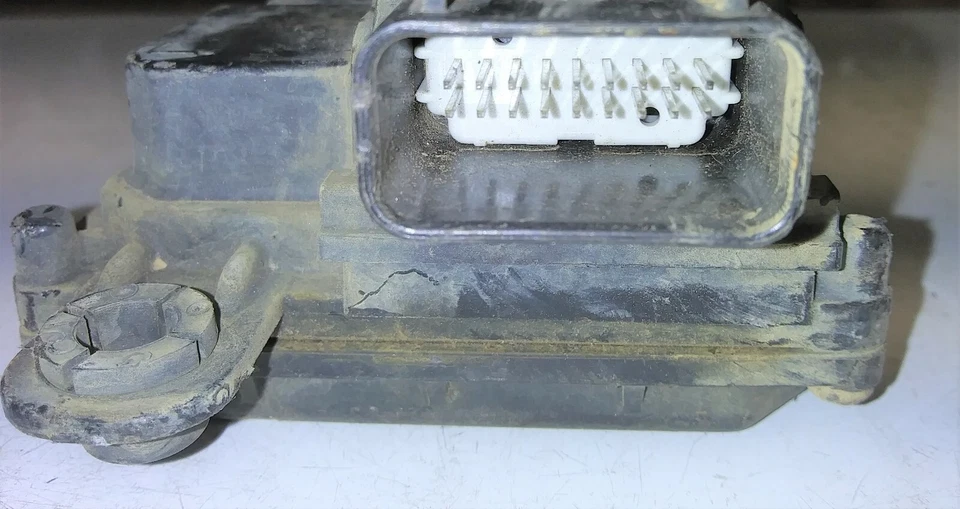 2011-2013 Ford Explorer Radar Cruise control module BE9T-9G768-AC - Image 3 of 4