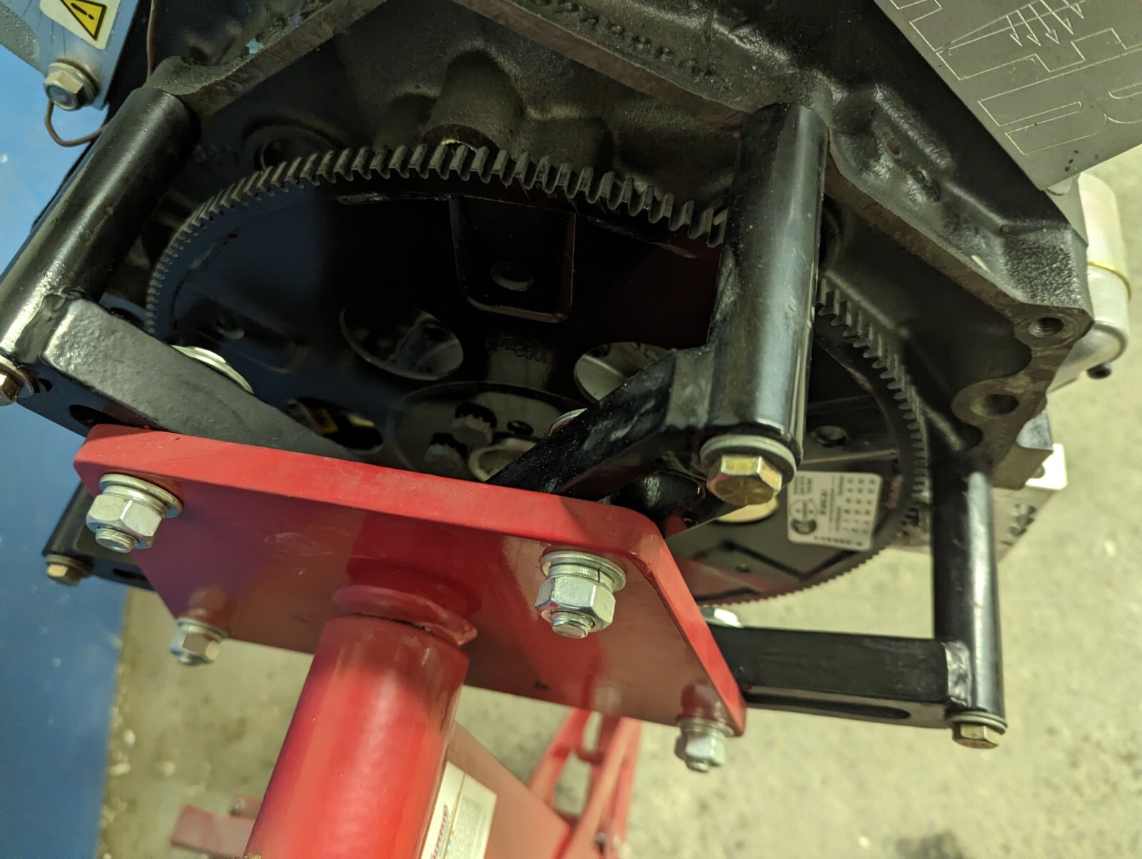 350 CHEVY ENGINE HP 4 bolt mains 1 PIECE REAR MAIN SEAL, AFR Heads