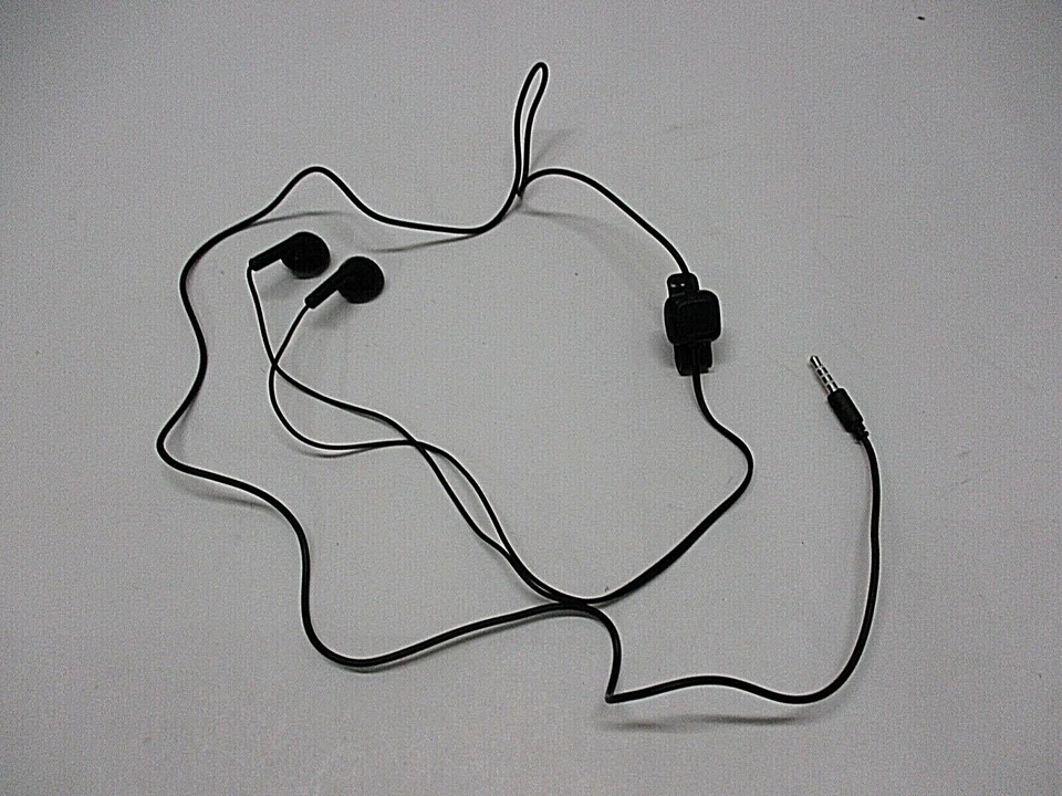 Auriculares Manos Libres Estéreo Universales Negros MyBat - Auriculares - Micrófono - Nuevos con Etiquetas Foto 2 de 4