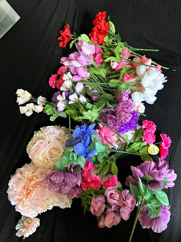 Artificial Mixed Plastic Flower Stem Bundle Lot, Assorted w/ flower ornaments