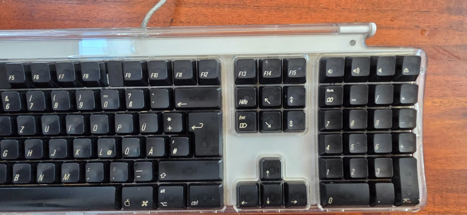 Apple Pro Keyboard mit 2 USB Schnittstellen Retro deutsches Layout - Bild 3 von 4