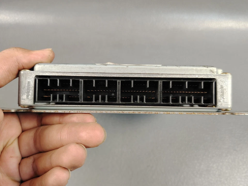 SUZUKI ESCUDO GRAND VITARA XL7 2.5 A/T ENGINE CONTROL MODULE ECM 33920 52J10 - Image 4 of 4