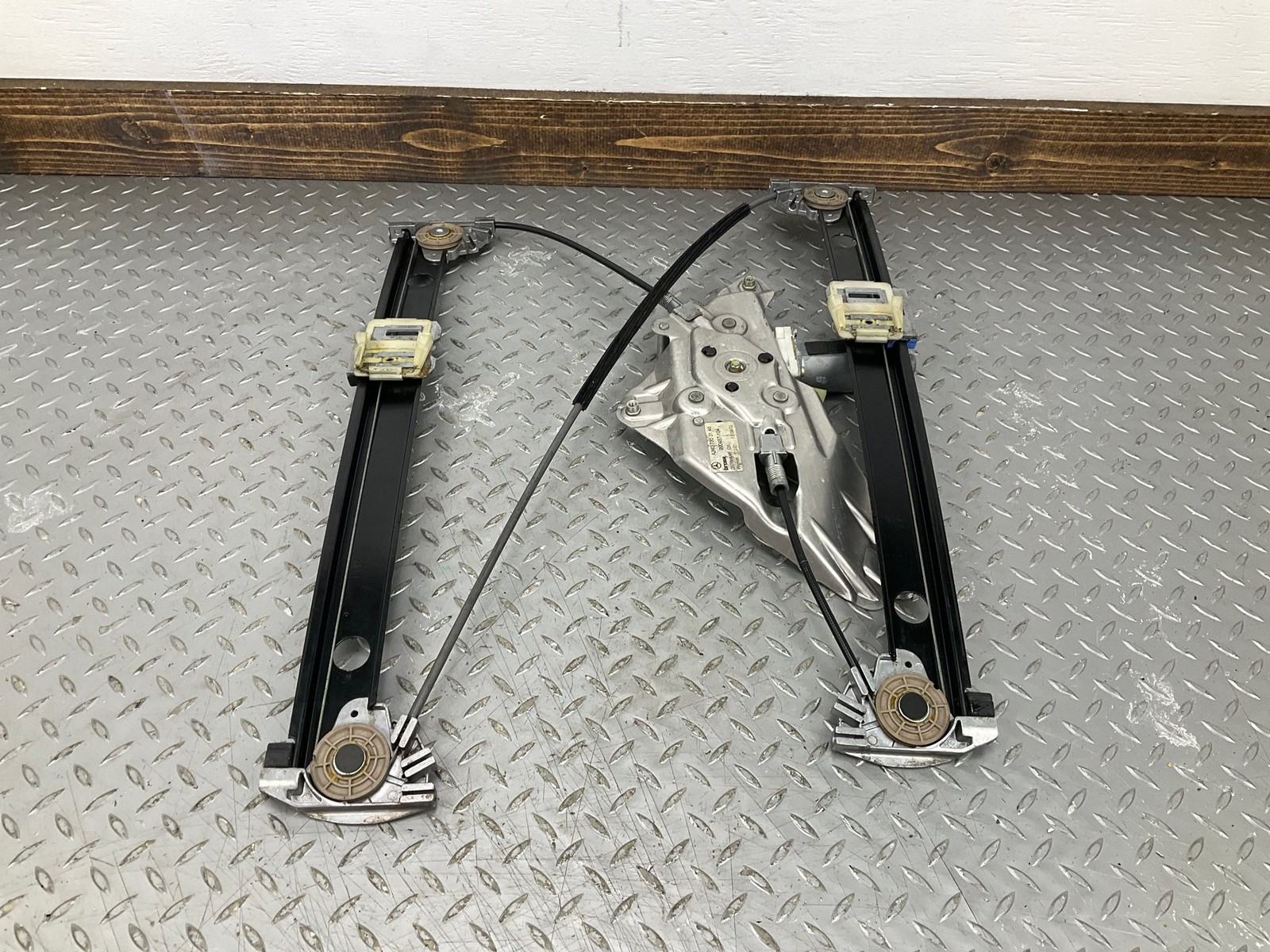 Maybach 57 2008 REAR+LEFT Window regulator