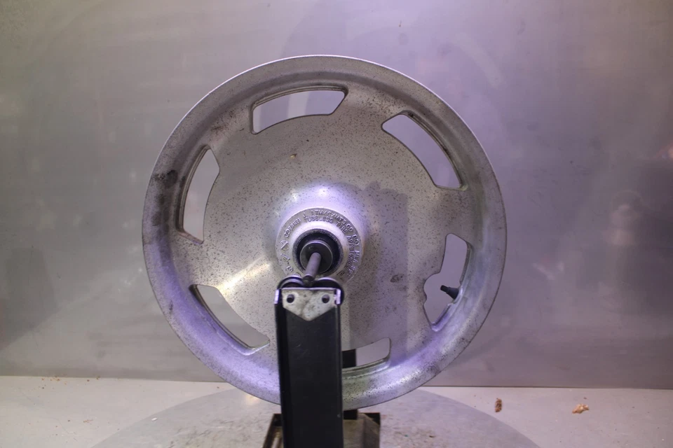 2007 Honda VTX1300R FRONT WHEEL RIM Straight Foto 3 de 4