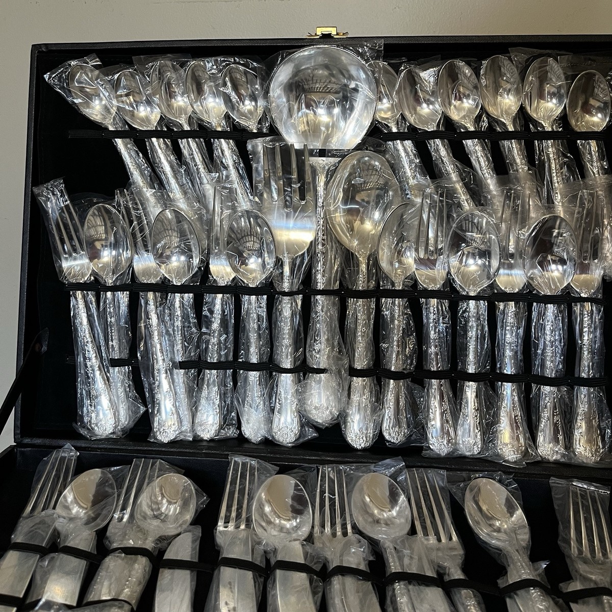 WM Rogers & Son Silver Plated Flatware Set w/ Case Enchanted Rose