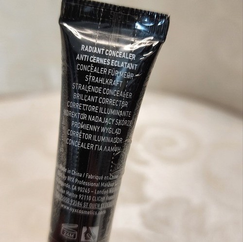 NYX PROFESSIONAL MAKEUP Born To Glow Radiant Concealer, Medium Coverage New - Picture 5 of 9