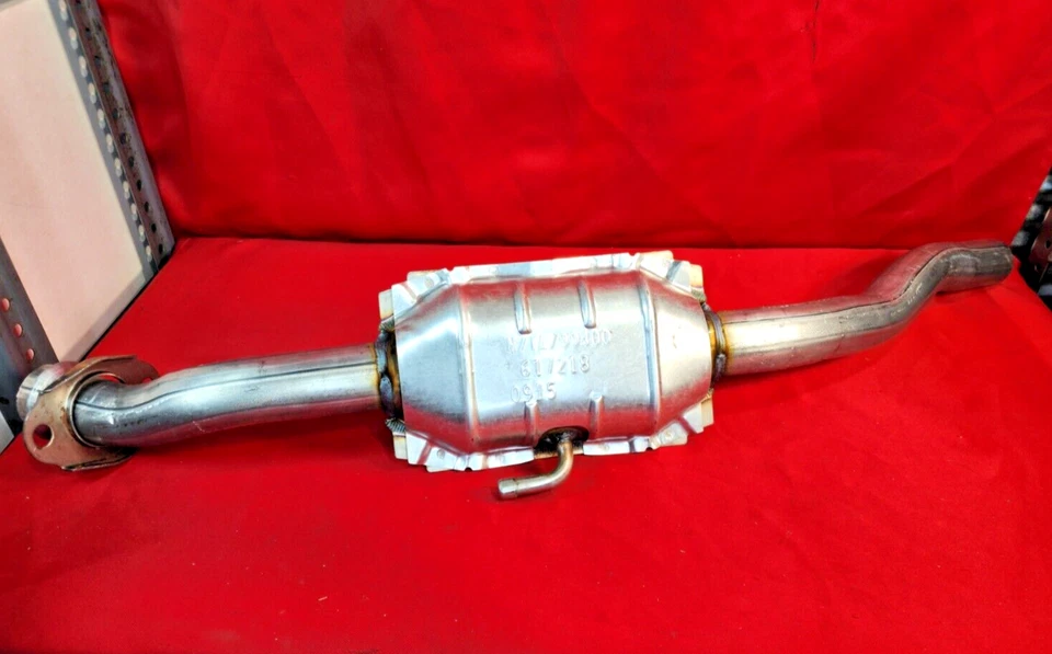 Walker Catalytic Converter 15732 For 1984-1995 Chrysler Dodge Plymouth 2.2L 2.5L - Image 2 of 4