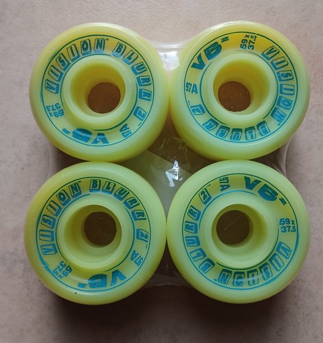 Vision VB 2 Wheels Blurrs 59/97 Yellow NOS Vintage Skateboard Wheels Rare - Picture 2 of 4