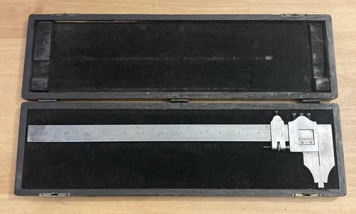 L.S. Starrett No. 122 Vernier Caliper Gauge w/ Original Wood Box