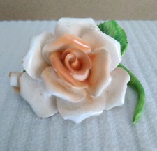 Rosa con ramo foglie in porcellana- anni '70