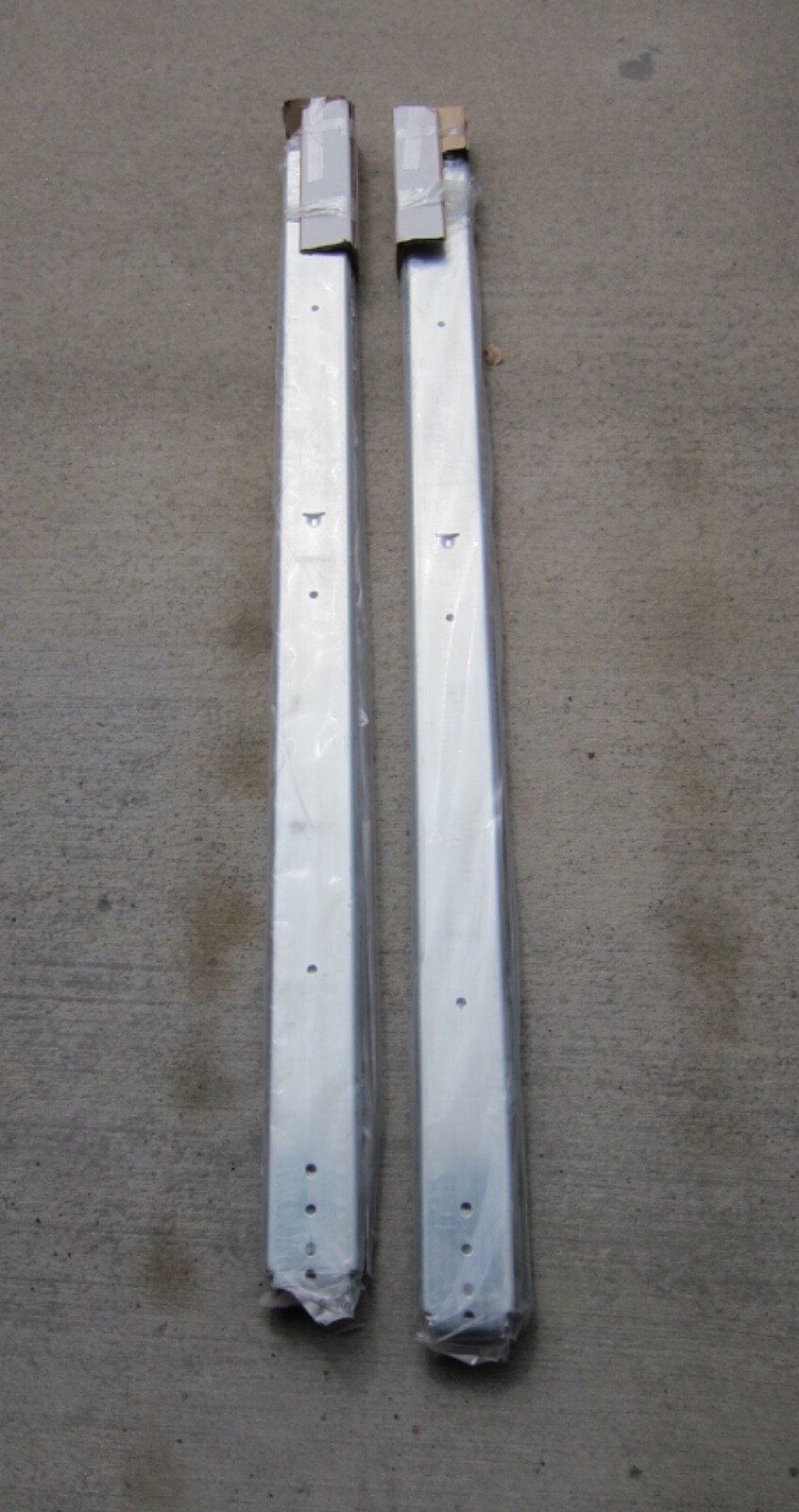 Drawer Slide 3600 Series 500 LB Full Extension Lock in/Out Drawer Slide (48inch)