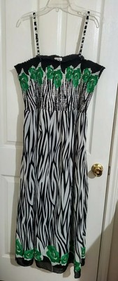 womens white flowy dress