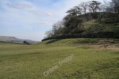 Foto 6x4 Worton Scar Cubeck Worton Scar at Bingy Hill. c2010