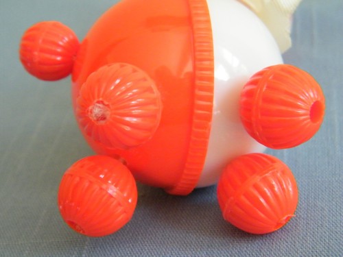 Vintage Hard Plastic Baby Rattle Crib Toy ~ Cute Animal Cat ? w/Ribbon - 第 5/7 張圖片
