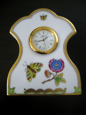 RARE HEREND QUEEN VICTORIA 8085 DESK CLOCK 4'' HANDPAINTED PORCELAIN NEW W/COA