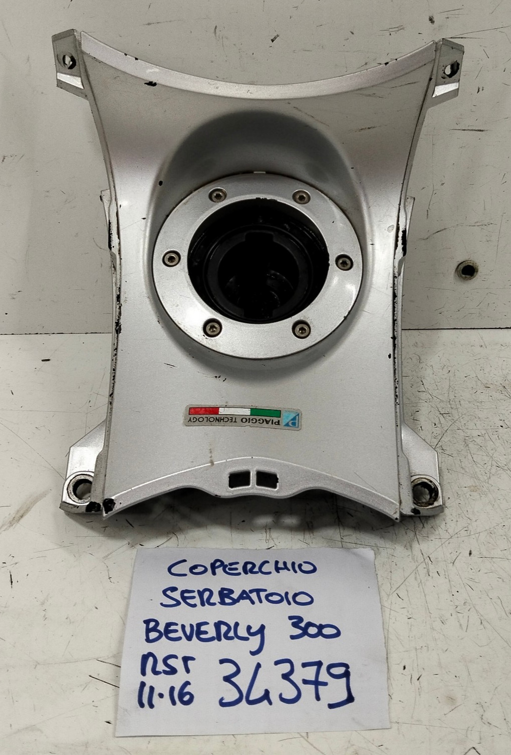 COPERCHIO COPRI SERBATOIO CARBURANTE  PIAGGIO BEVERLY 300 RST 2011  2016 VEDI📷