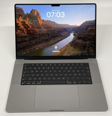 MacBook Pro A2485 16,2'' M1 PRO 16GB RAM 512GB SSD Finnisch QWERTY & 20 Zyklen