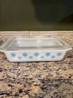 Vintage Pyrex TURQUOISE SNOWFLAKE 575-B Space Saver Casserole with Lid (2 Quart)
