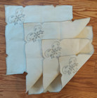 vintage NOS  4 napkins 11 x11 and table cloth 33x33 embroidered ivory w/beige — photo 2