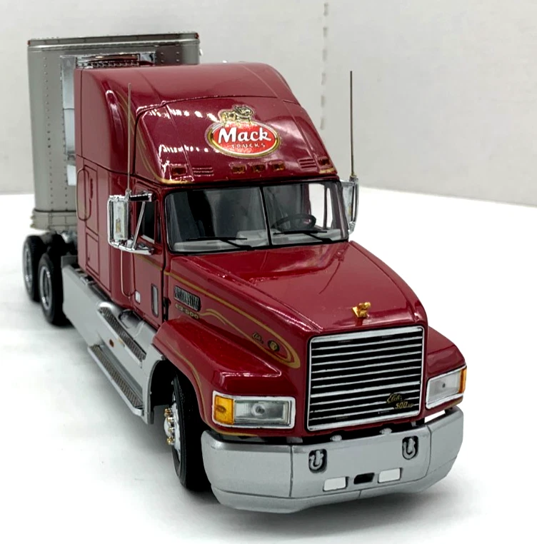 Franklin Mint Mack Elite CL 613 Tractor & Refer Trailer 1/32 Die-Cast Metal - Image 2 of 4