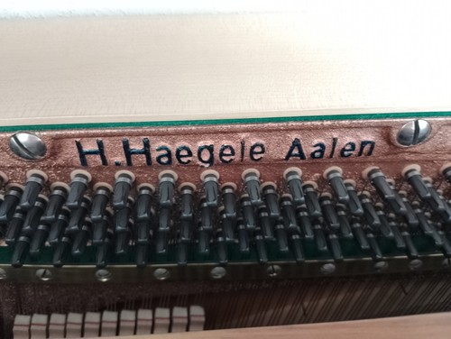 Klavier Fa. H. Haegele aus Aalen, guter Zustand mit Klavierhocker - Bild 10 von 16
