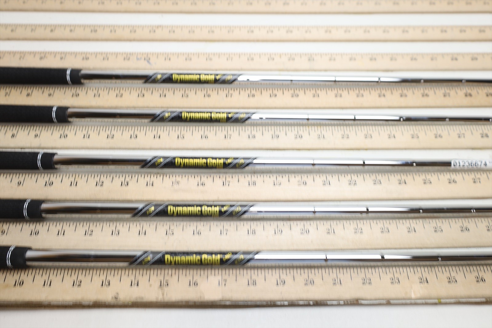 True Temper Dynamic Gold Mid 100 S300 33.75