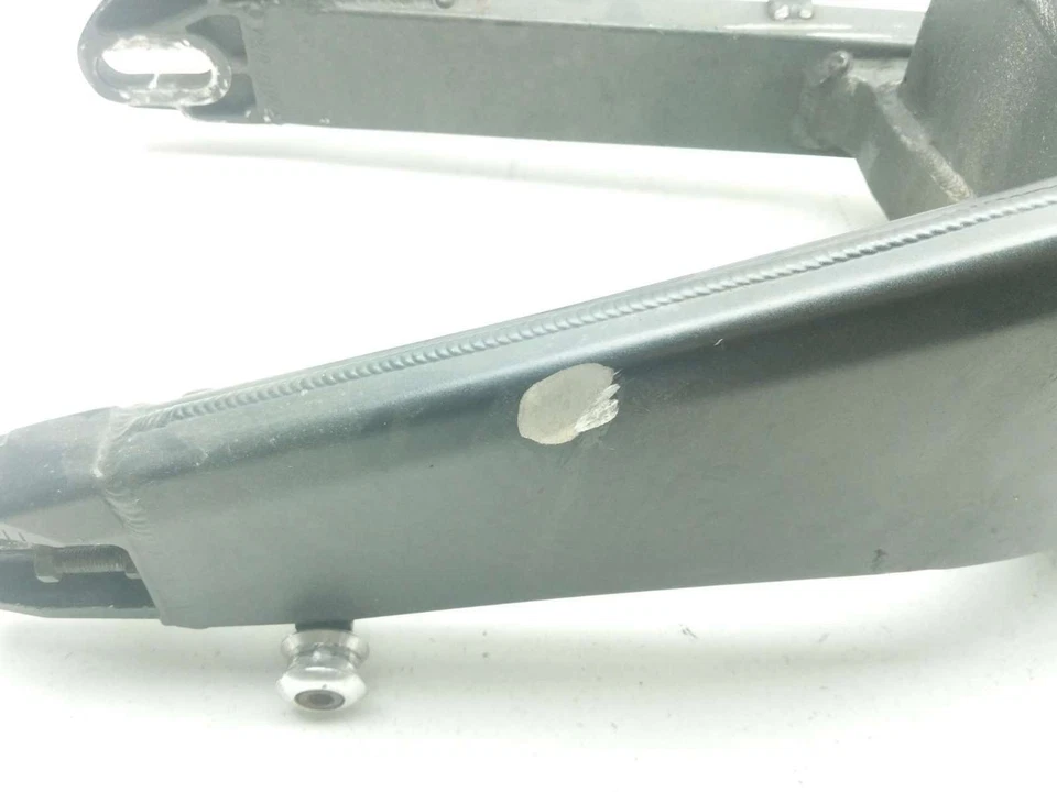 04 05 Marco basculante trasero Kawasaki Ninja ZX10 ZX10R Foto 3 de 4