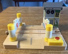 Wooden Railway Hatt St. Crossing Thomas Train Thomas Tank Lights Sounds